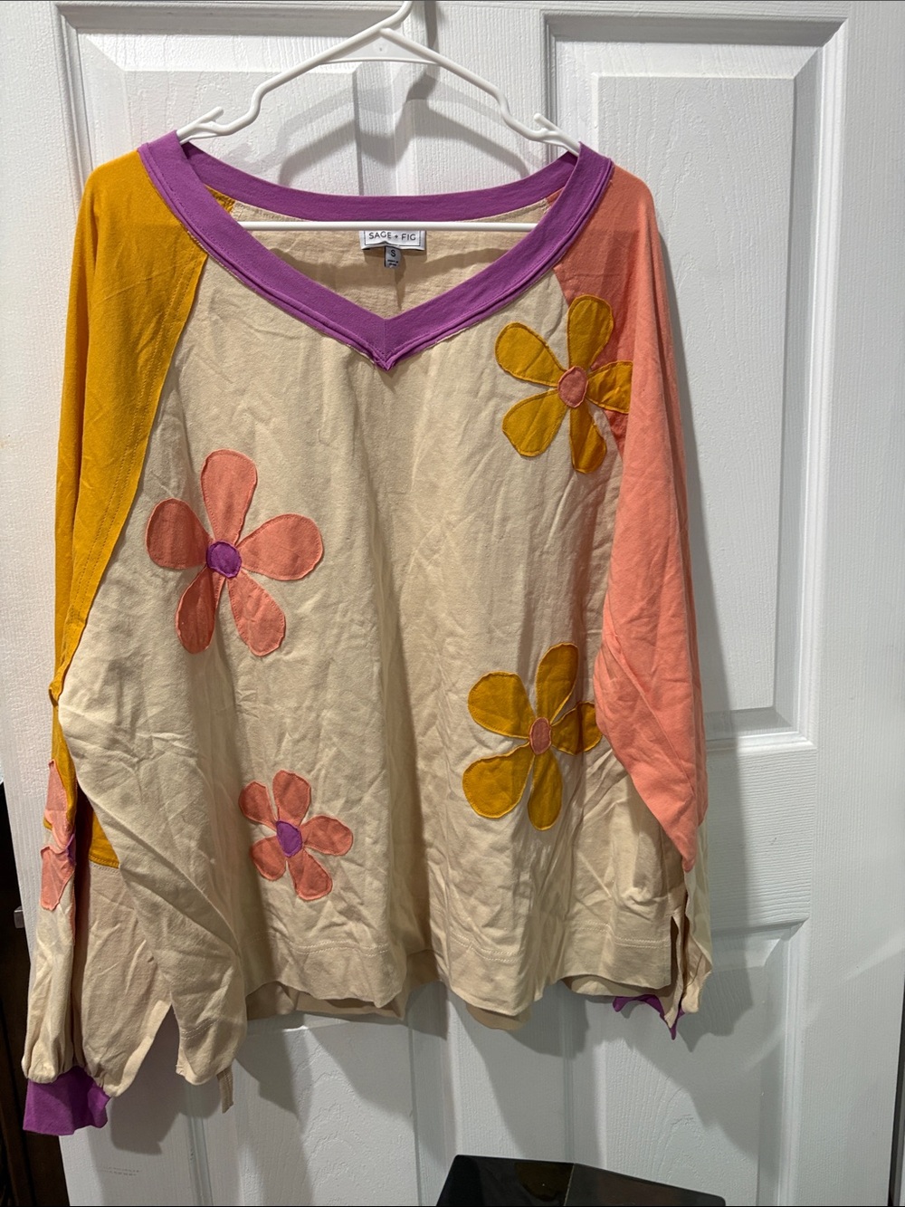 Sage and Fig colorblock floral long sleeve v neck NWOT